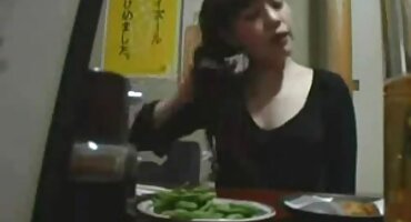 phim sex hiếp dâm mẹ con Katie xemphimsex Kush thắp sáng với chồng trong studio.